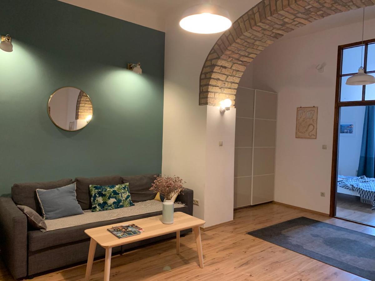 French Touch Apartment With Free Parking Budapeszt Zewnętrze zdjęcie