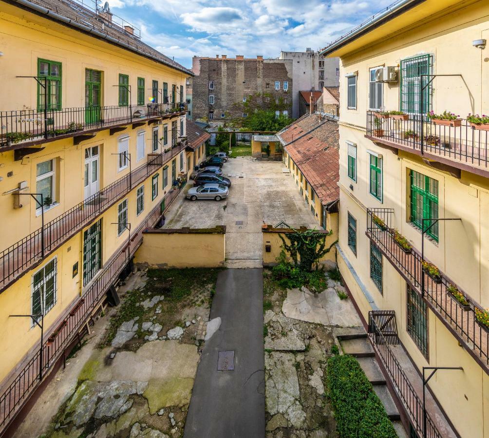 French Touch Apartment With Free Parking Budapeszt Zewnętrze zdjęcie